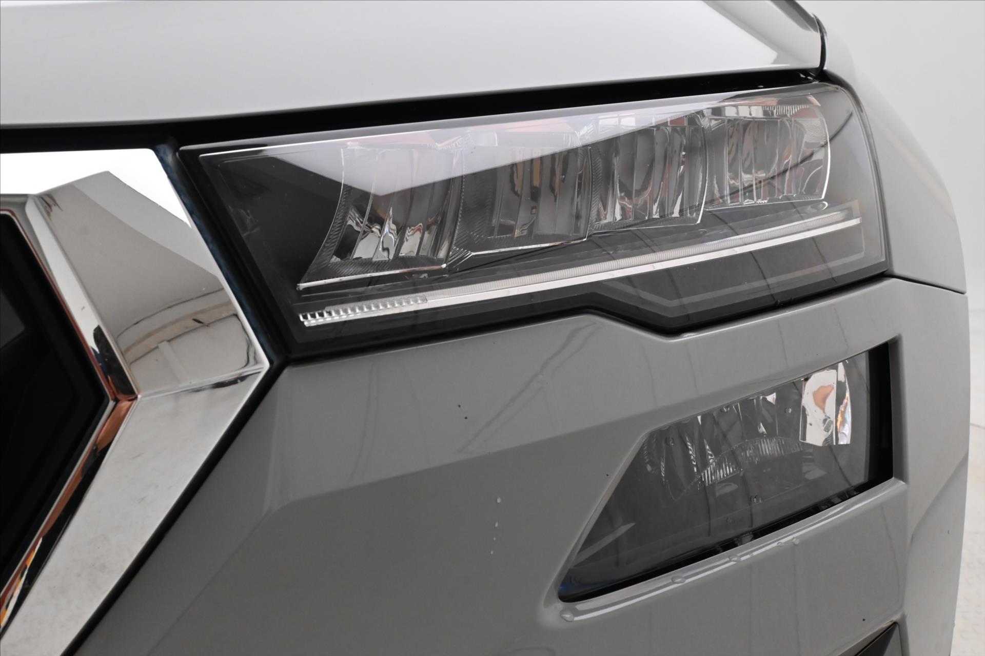 Hlavní fotografie vozu Škoda Karoq 2,0 TDI 85 kW DSG TAŽNÉ Záruka až 5 let (31)