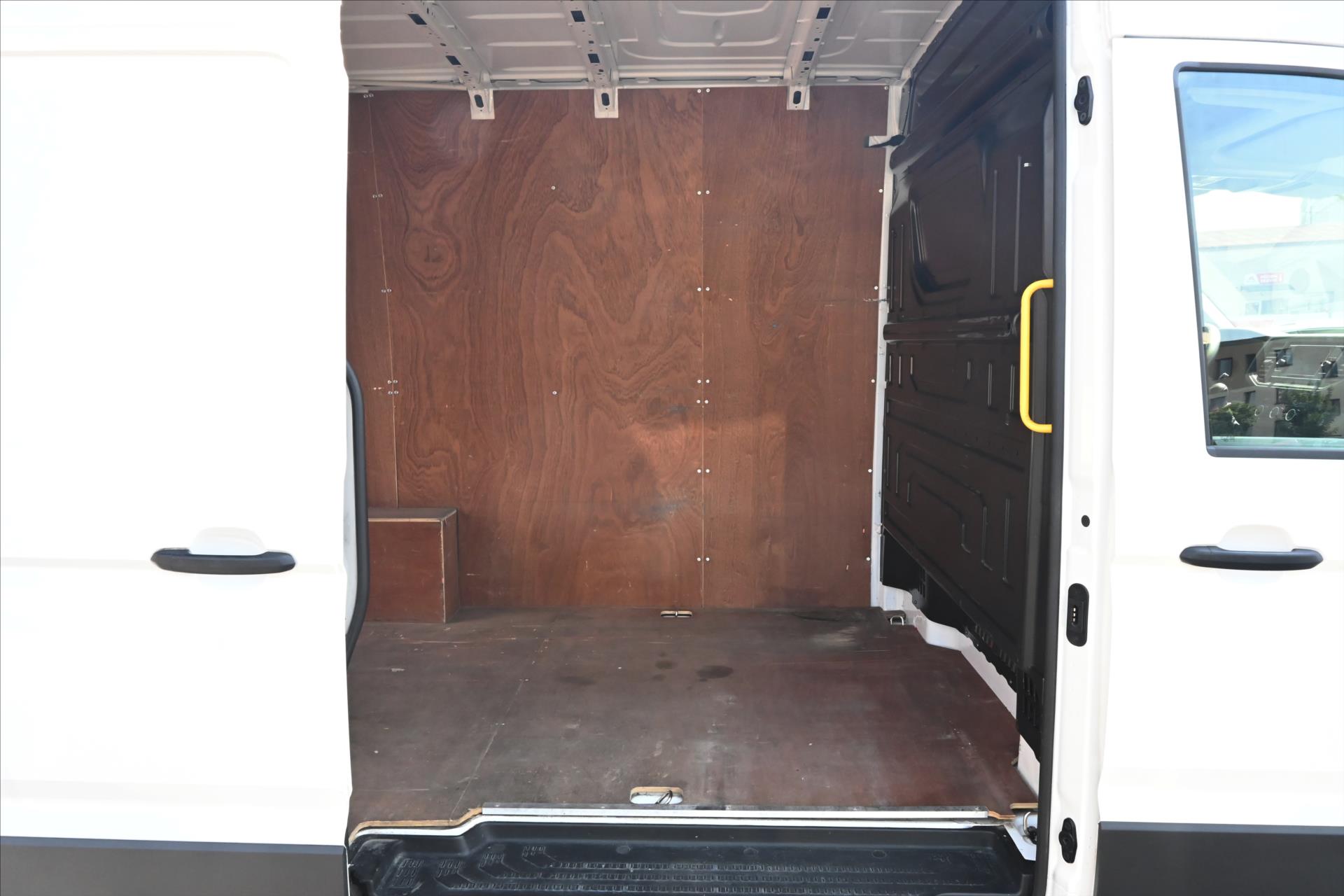 Main photo of the car Volkswagen Crafter 2.0 TDI 103 kW L2H2 Cruise control Towing Warranty up to 5 years (11)
