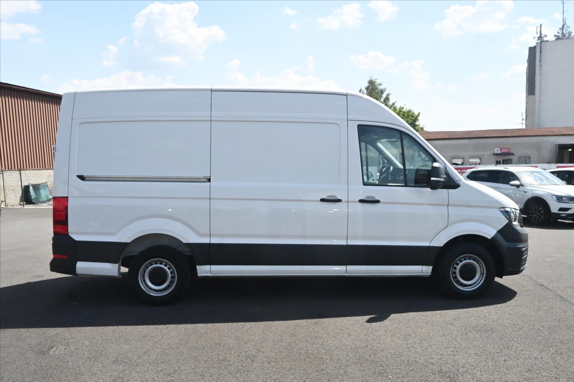 Main photo of the car Volkswagen Crafter 2.0 TDI 103 kW L2H2 Cruise control Towing Warranty up to 5 years (4)