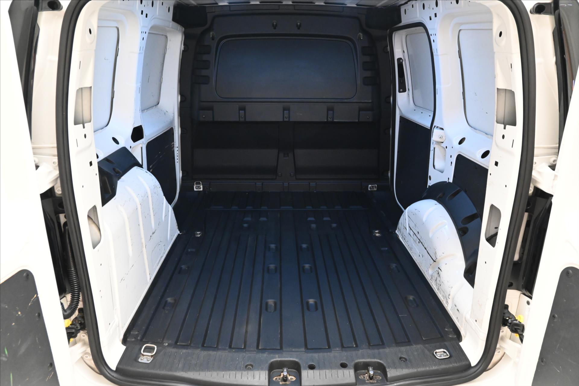 Hlavní fotografie vozu Volkswagen Caddy 2,0 TDI 90kW DSG Záruka až 5 let (10)