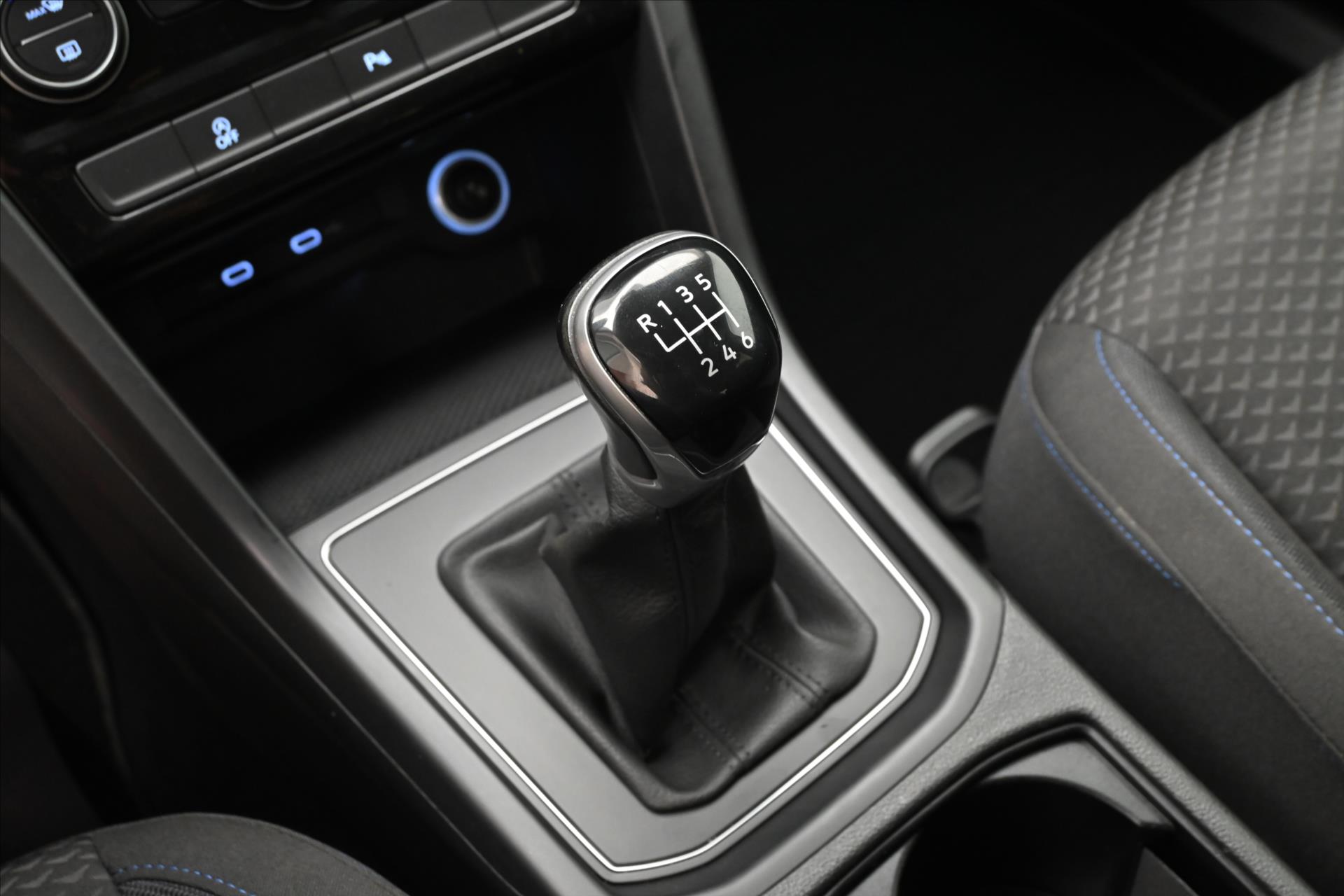 Hlavní fotografie vozu Volkswagen Touran 2,0 TDI 110kWTAŽNÉ LED Záruka až 5 let (23)