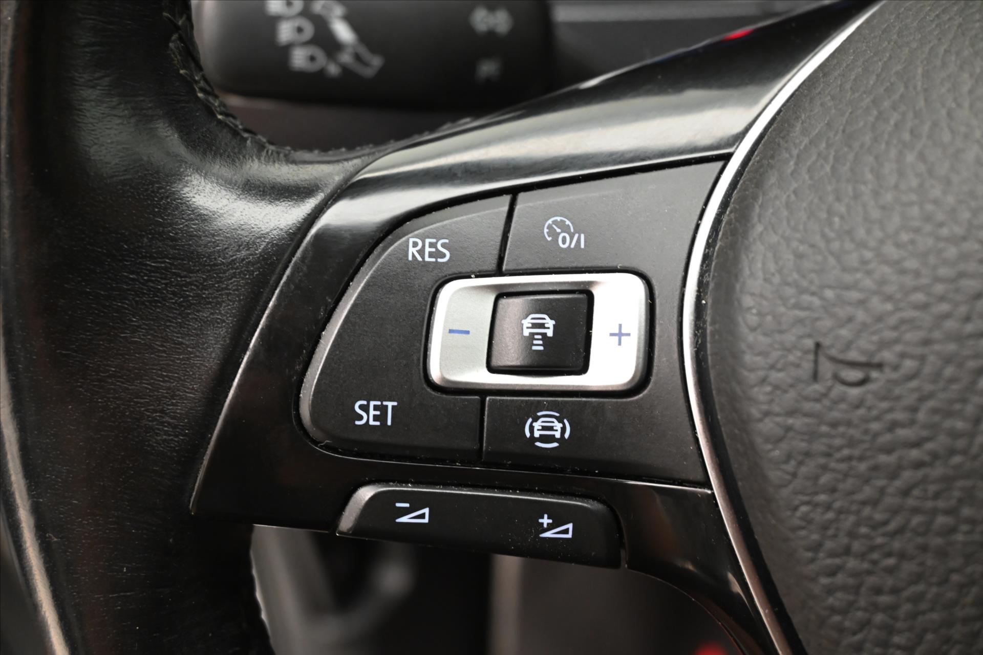 Hlavní fotografie vozu Volkswagen Touran 2,0 TDI 110kWTAŽNÉ LED Záruka až 5 let (24)