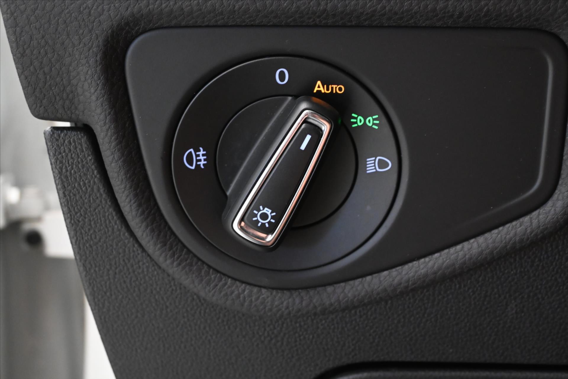 Hlavní fotografie vozu Volkswagen Touran 2,0 TDI 110kWTAŽNÉ LED Záruka až 5 let (27)