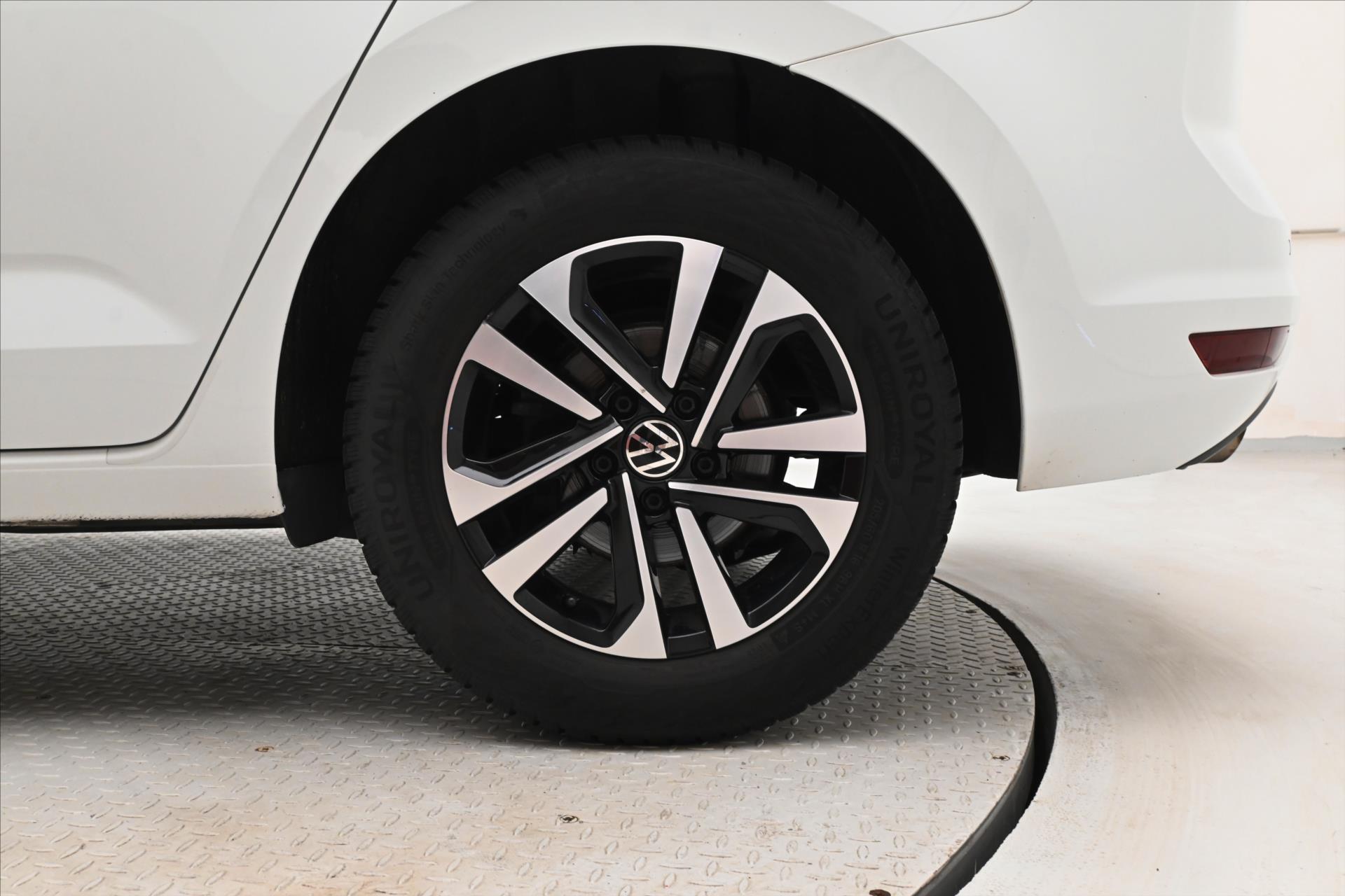 Hlavní fotografie vozu Volkswagen Touran 2,0 TDI 110kWTAŽNÉ LED Záruka až 5 let (32)