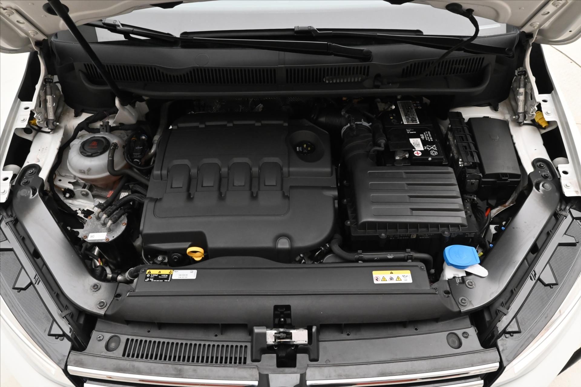 Hlavní fotografie vozu Volkswagen Touran 2,0 TDI 110kWTAŽNÉ LED Záruka až 5 let (10)