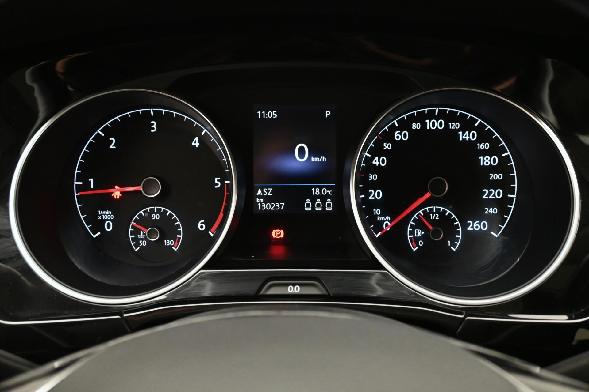 Hlavní fotografie vozu Volkswagen Touran 2,0 TDI 110 kW DSG COMFORT Záruka až 5 let (17)
