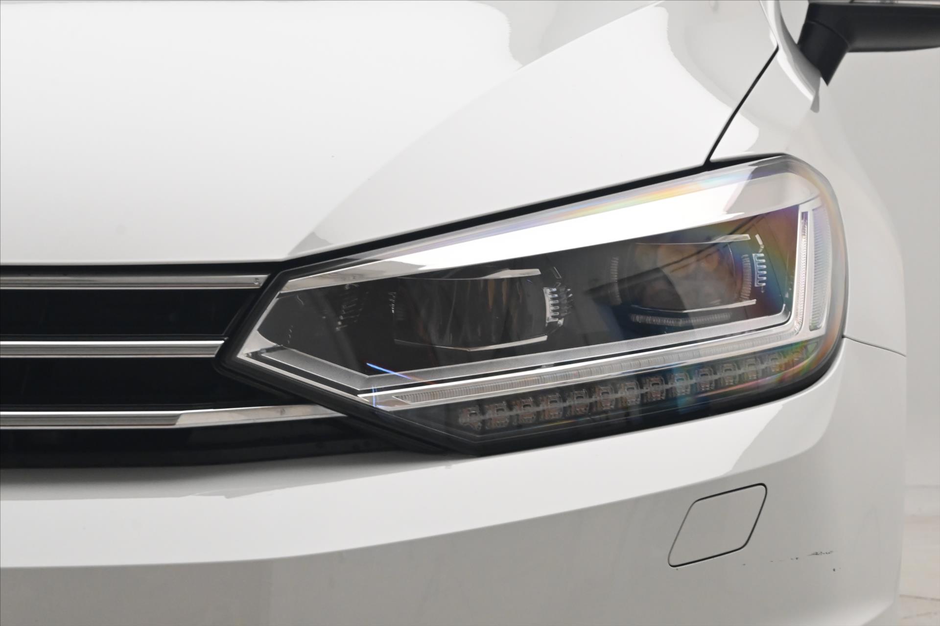 Hlavní fotografie vozu Volkswagen Touran 2,0 TDI 110 kW DSG COMFORT Záruka až 5 let (32)