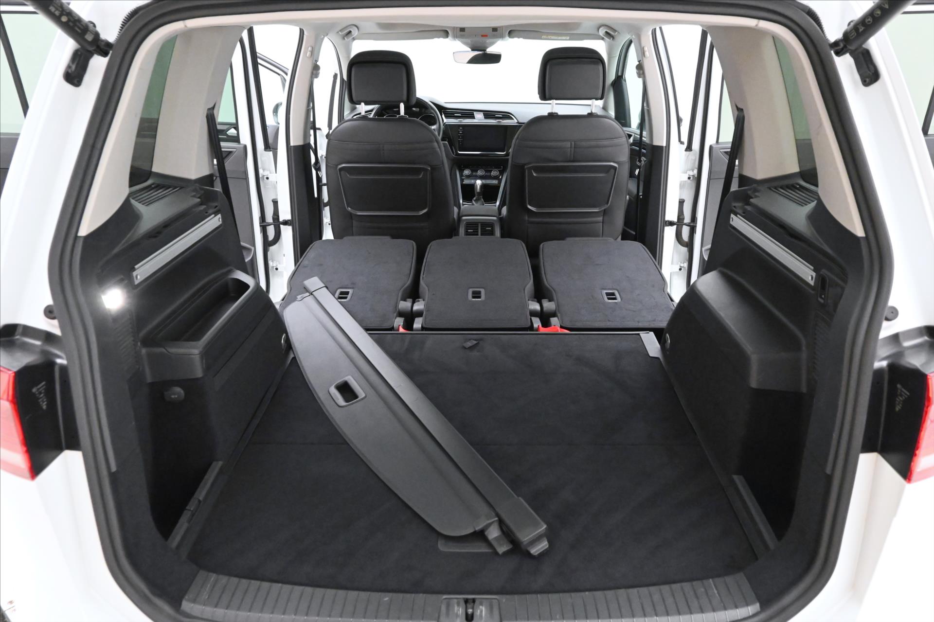 Hlavní fotografie vozu Volkswagen Touran 2,0 TDI 110kW DSG COMFORT Záruka až 5 let (11)