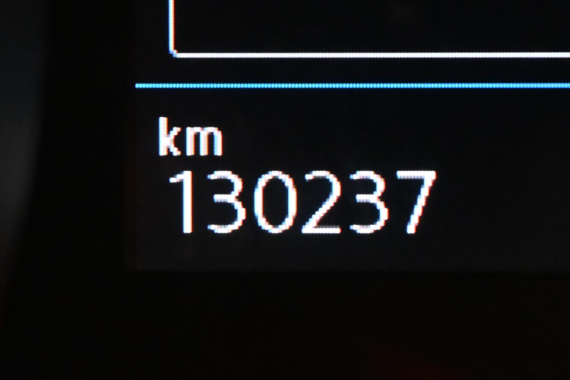 Hlavní fotografie vozu Volkswagen Touran 2,0 TDI 110kW DSG COMFORT Záruka až 5 let (17)