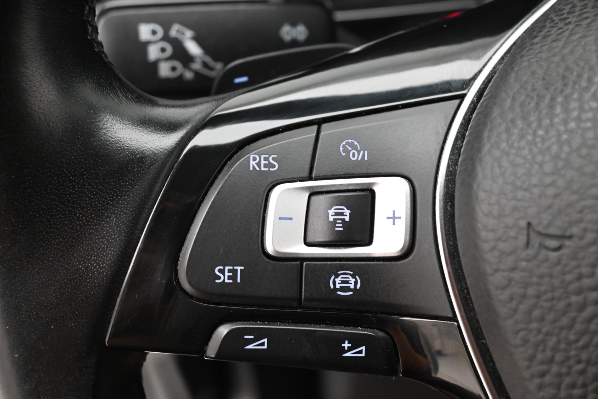 Hlavní fotografie vozu Volkswagen Touran 2,0 TDI 110kW DSG COMFORT Záruka až 5 let (24)