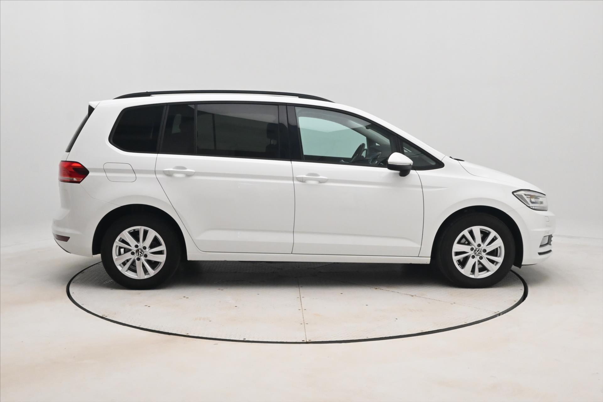 Hlavní fotografie vozu Volkswagen Touran 2,0 TDI 110kW DSG COMFORT Záruka až 5 let (4)
