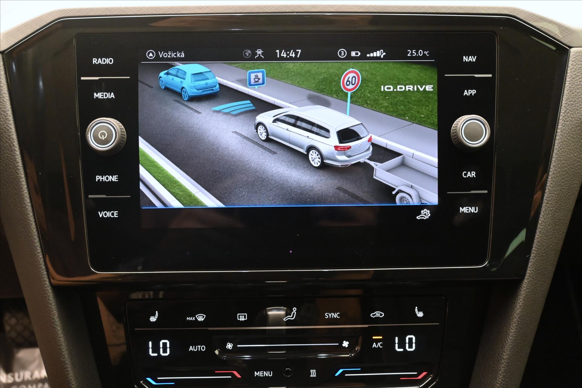 Hlavní fotografie vozu Volkswagen Passat 2,0 TDI 110 kW DSG Business Záruka až 5 let (19)