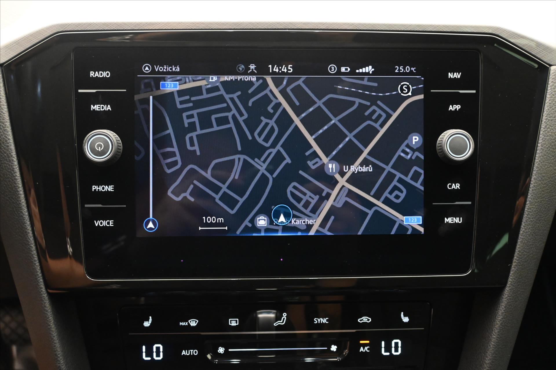 Hlavní fotografie vozu Volkswagen Passat 2,0 TDI 110 kW DSG Business Záruka až 5 let (20)