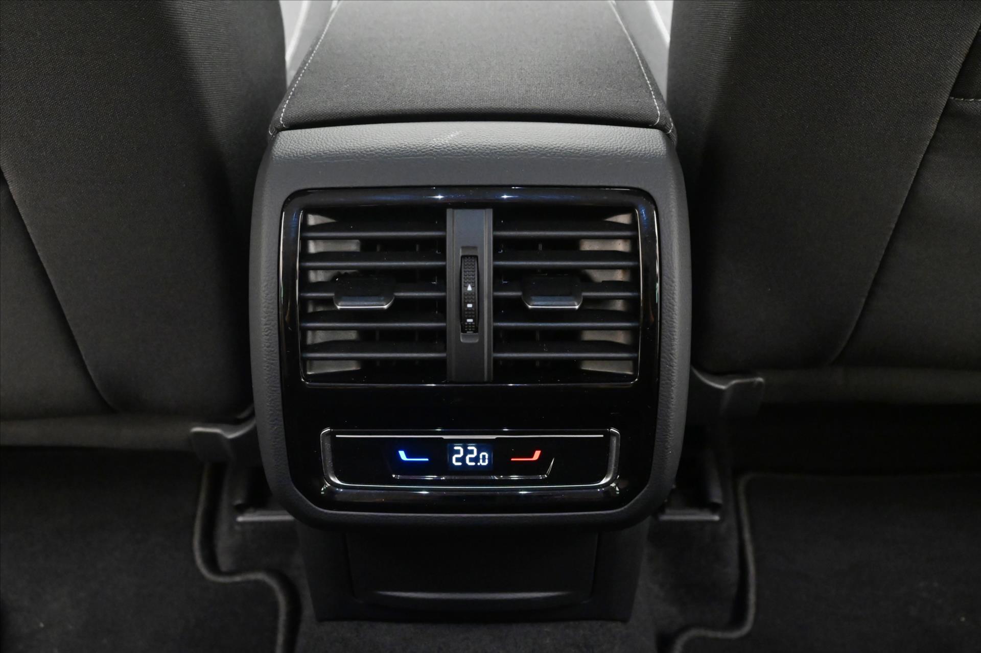 Main photo of the car Volkswagen Passat 2.0 TDI 110 kW DSG Business Warranty up to 5 years (21)