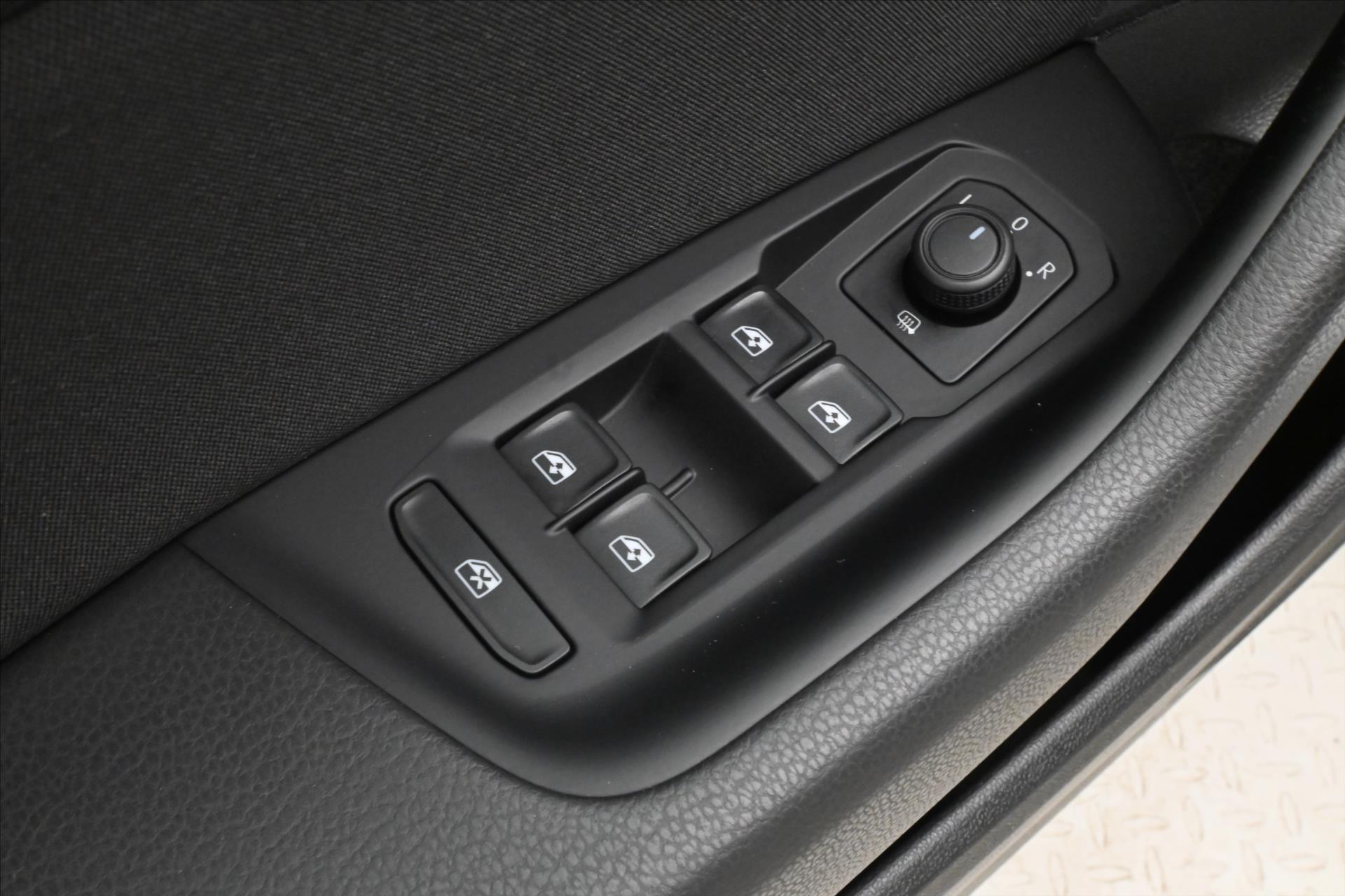 Main photo of the car Volkswagen Passat 2.0 TDI 110 kW DSG Business Warranty up to 5 years (25)