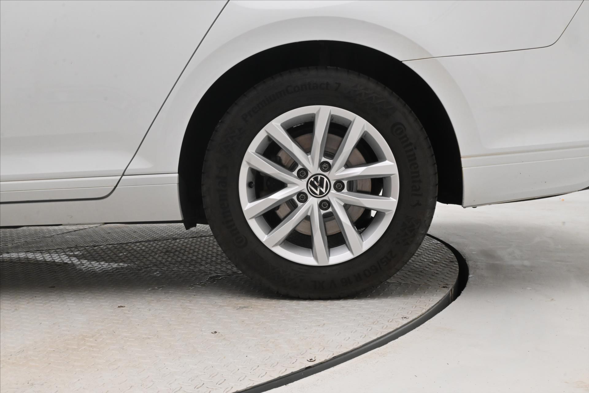 Hlavní fotografie vozu Volkswagen Passat 2,0 TDI 110 kW DSG Business Záruka až 5 let (32)