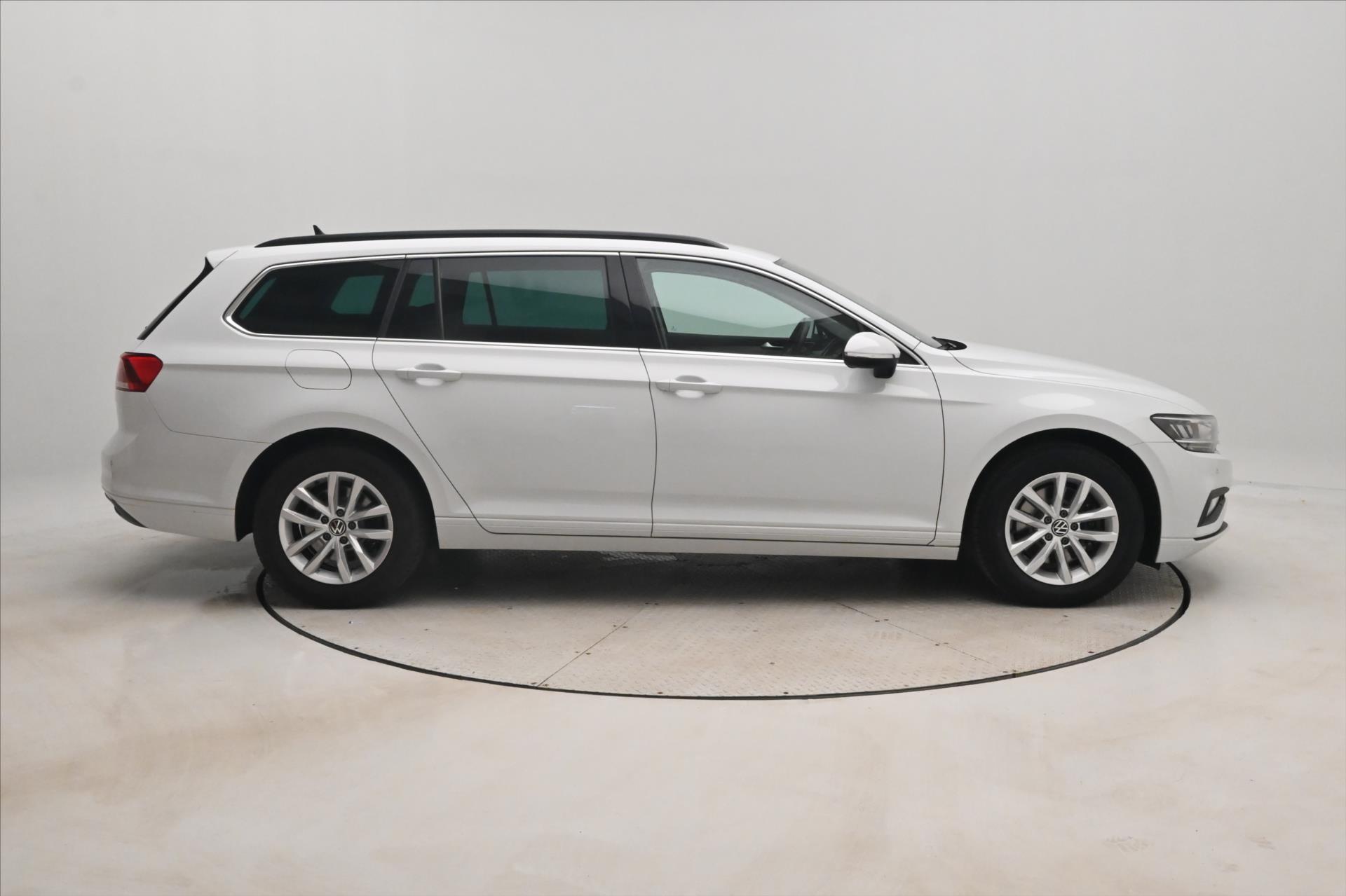 Hlavní fotografie vozu Volkswagen Passat 2,0 TDI 110 kW DSG Business Záruka až 5 let (5)