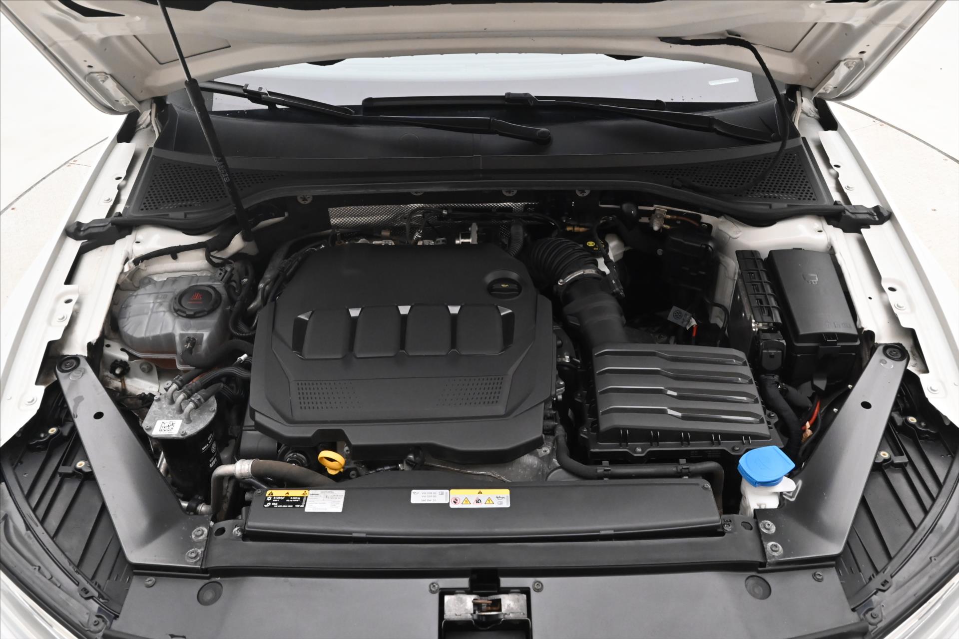 Hlavní fotografie vozu Volkswagen Passat 2,0 TDI 110 kW DSG Business Záruka až 5 let (10)