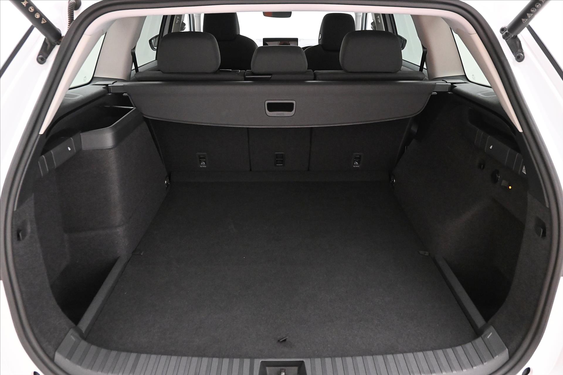 Hlavní fotografie vozu Škoda Kodiaq 1,5 TSI iV 150kW DSG Selection Záruka až 5 let (10)