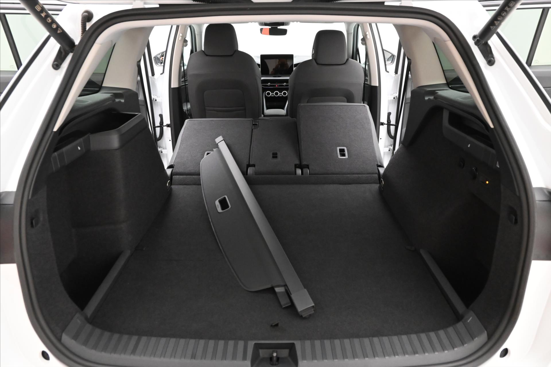 Hlavní fotografie vozu Škoda Kodiaq 1,5 TSI iV 150kW DSG Selection Záruka až 5 let (11)