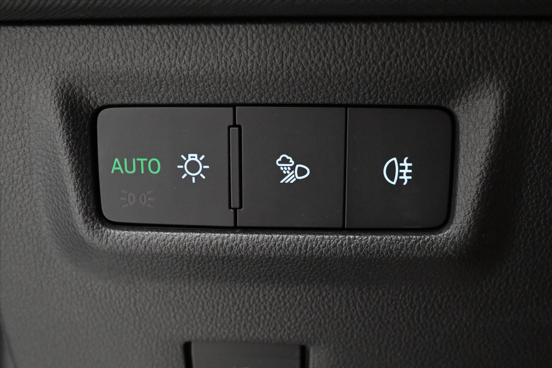 Main photo of the car Skoda Kodiaq 1,5 TSI iV 150kW DSG Selection Záruka až 5 let (29)