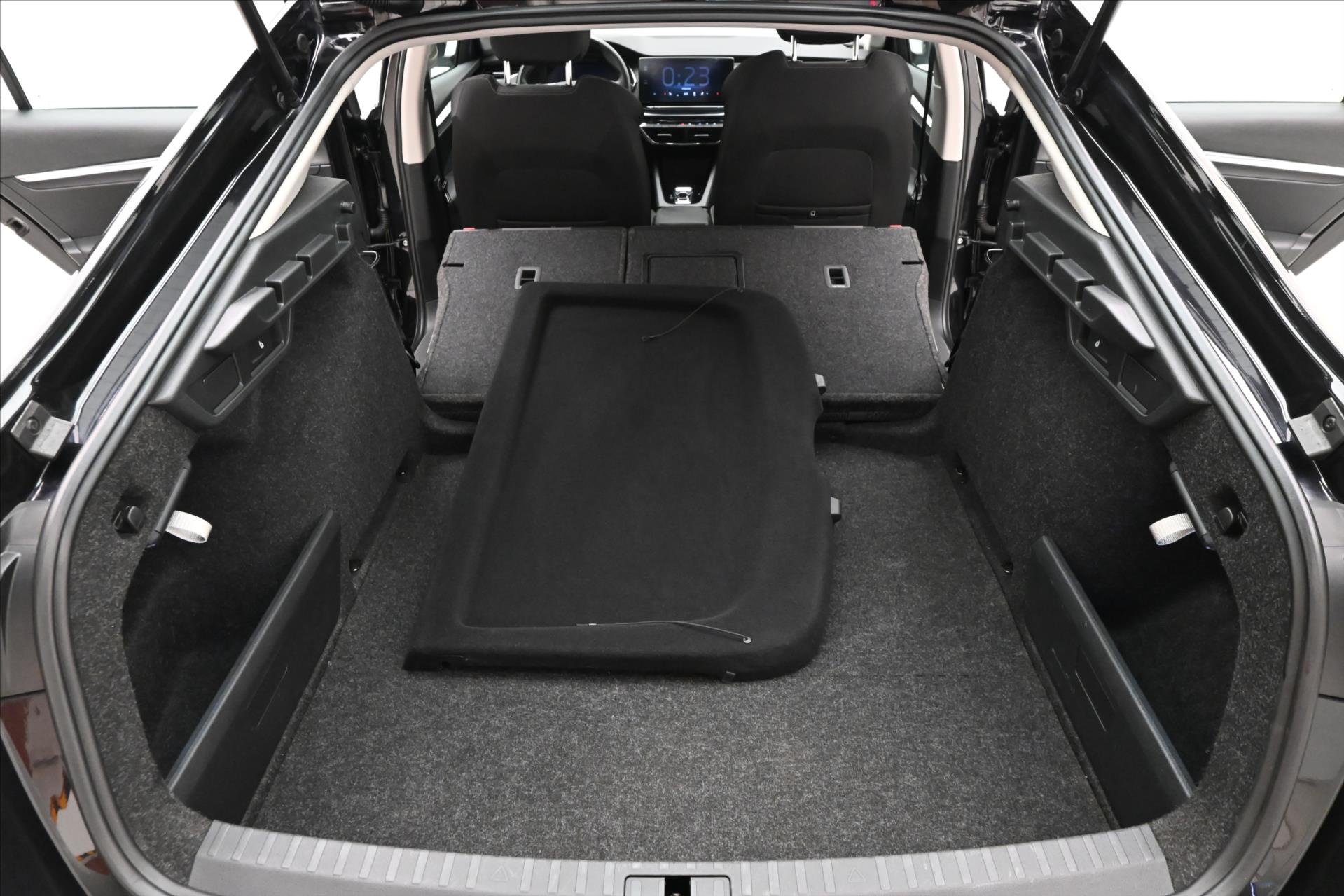 Hlavní fotografie vozu Škoda Octavia 2,0 TDI 110kW DSG Style Záruka až 5 let (11)