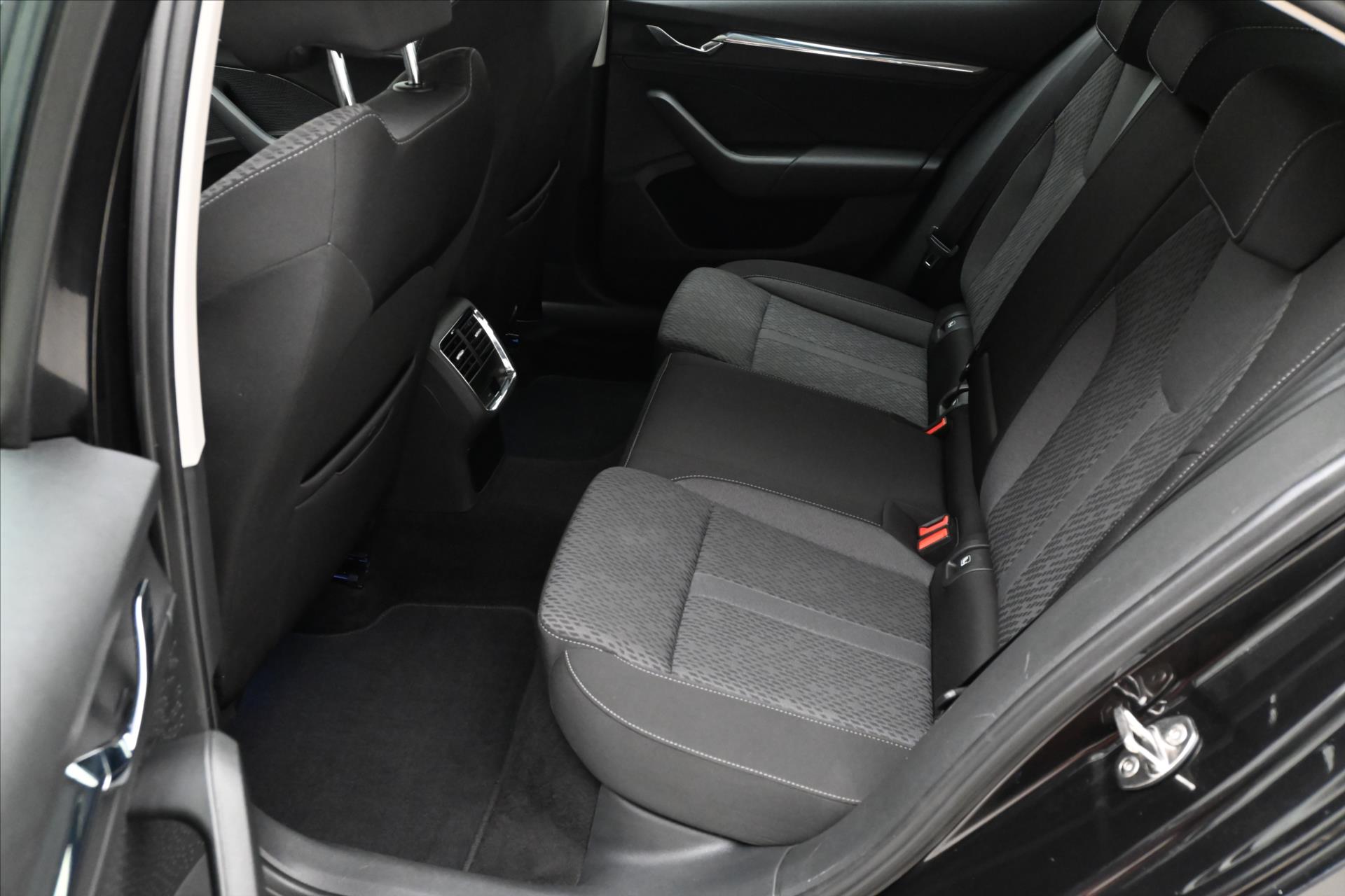 Hlavní fotografie vozu Škoda Octavia 2,0 TDI 110kW DSG Style Záruka až 5 let (14)