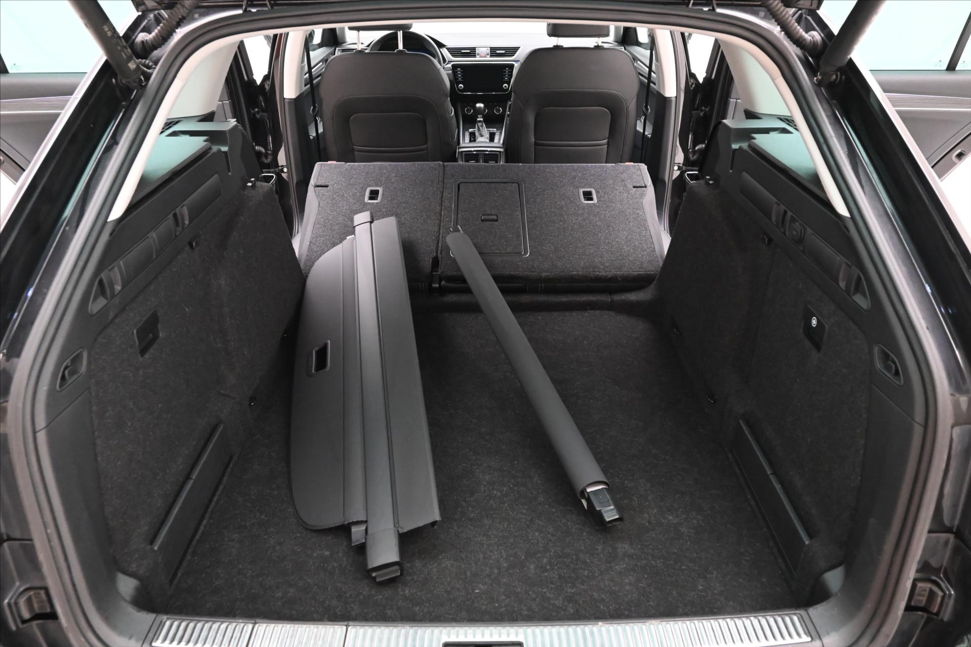 Hlavní fotografie vozu Škoda Superb 2,0 TDI 110kW DSG Style Záruka až 5 let (11)