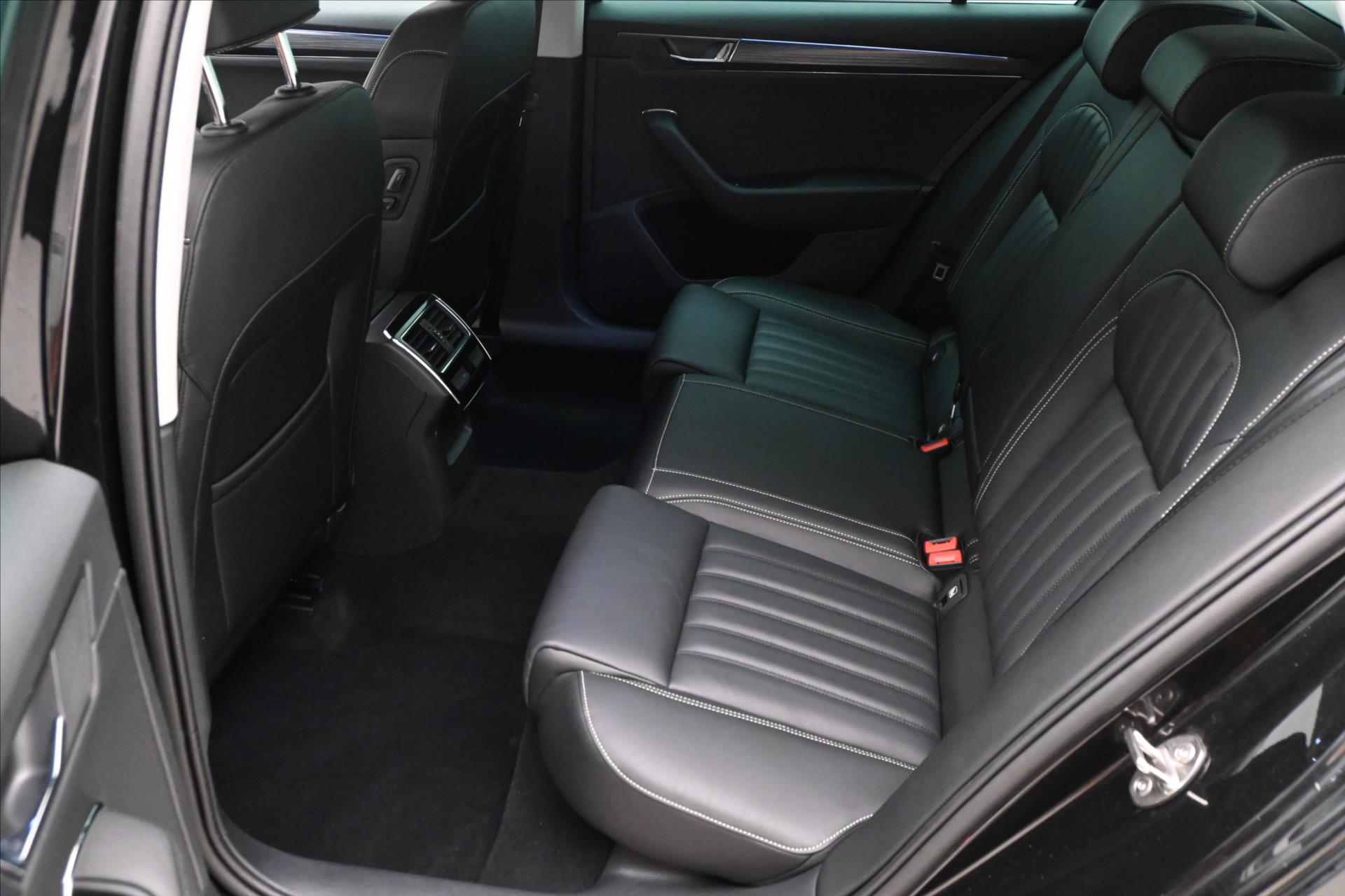 Hlavní fotografie vozu Škoda Superb 2,0 TDI 110kW DSG Style Záruka až 5 let (14)