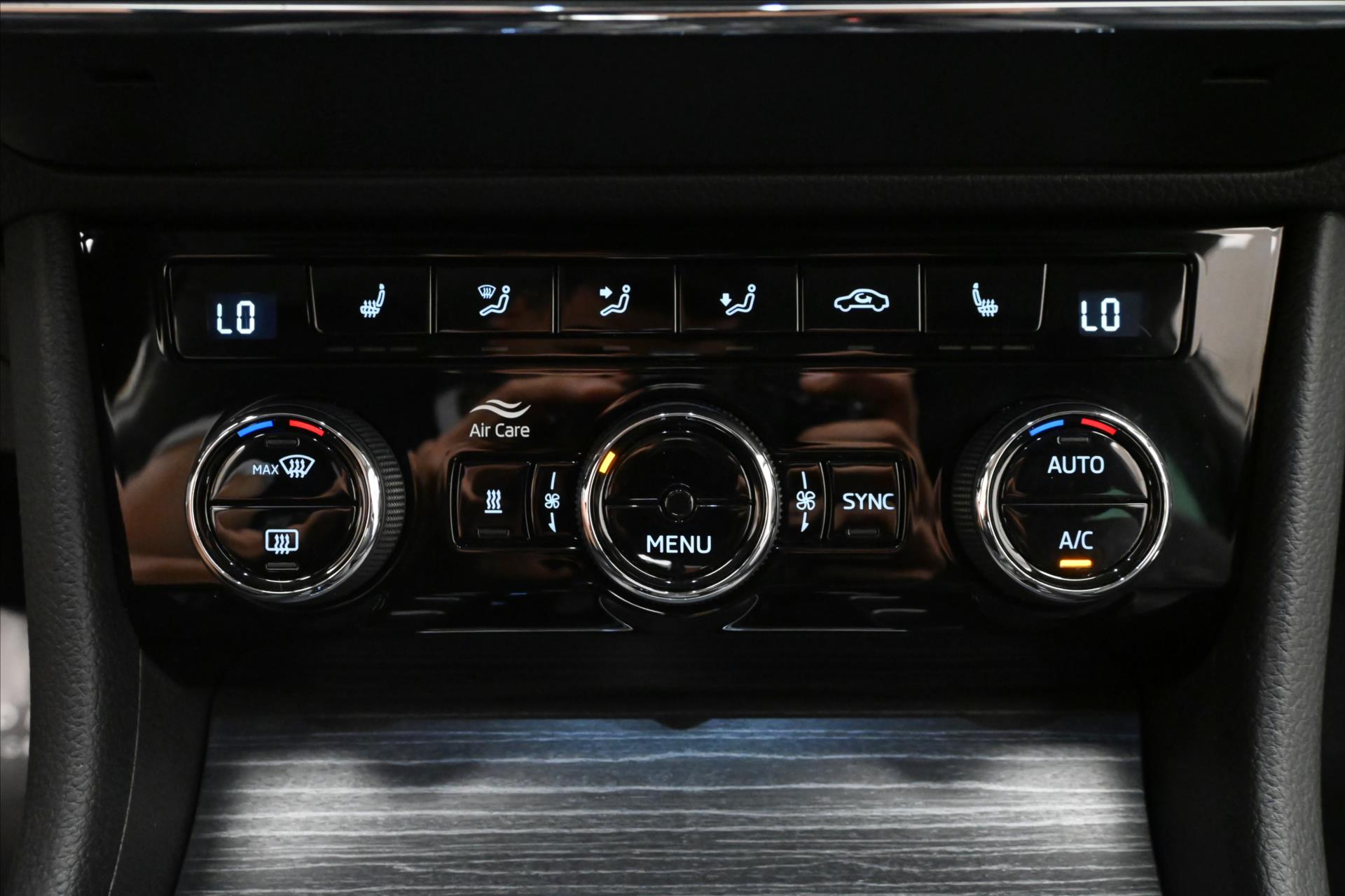 Hlavní fotografie vozu Škoda Superb 2,0 TDI 110kW DSG Style Záruka až 5 let (21)