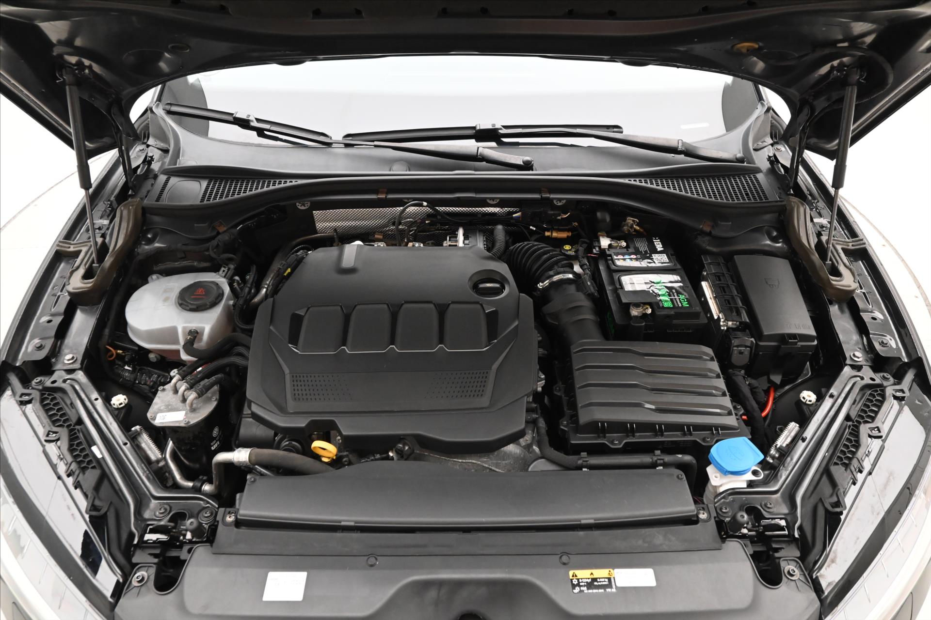 Hlavní fotografie vozu Škoda Superb 2,0 TDI 110kW DSG Style Záruka až 5 let (9)