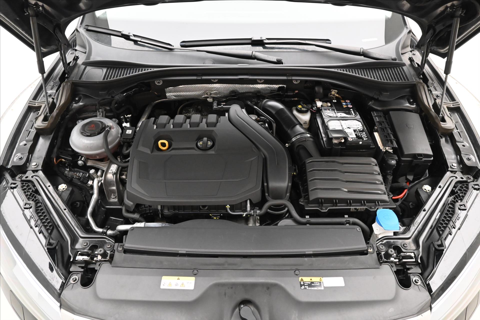 Hlavní fotografie vozu Škoda Superb 1,5 TSI 110 kW DSG Business Záruka až 5 let (9)
