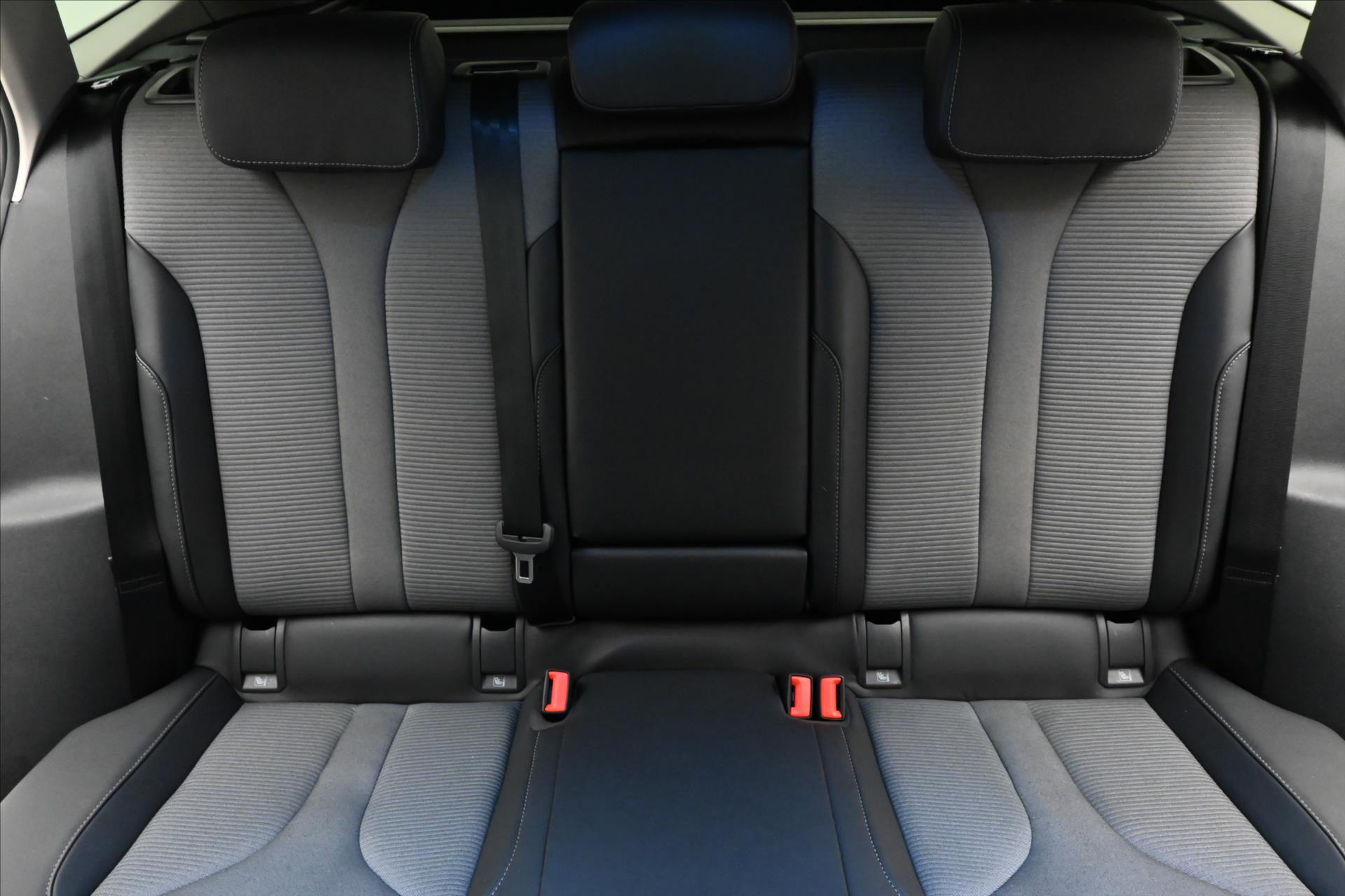 Hlavní fotografie vozu Škoda Enyaq iV 80 150kW 82kW SOH 92% Záruka až 3 roky (28)
