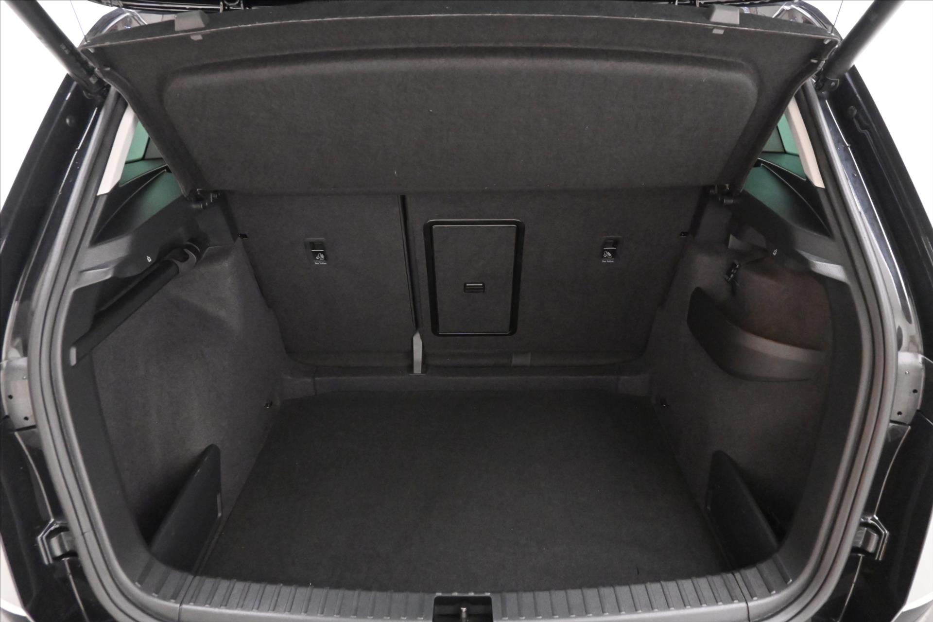 Hlavní fotografie vozu Škoda Karoq 1,5 TSI 110kW DSG Style Záruka až 5 let (10)