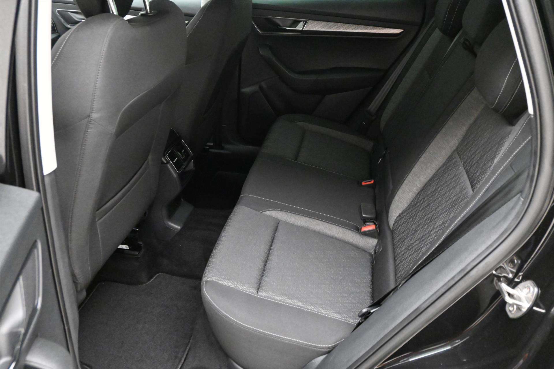 Hlavní fotografie vozu Škoda Karoq 1,5 TSI 110kW DSG Style Záruka až 5 let (14)