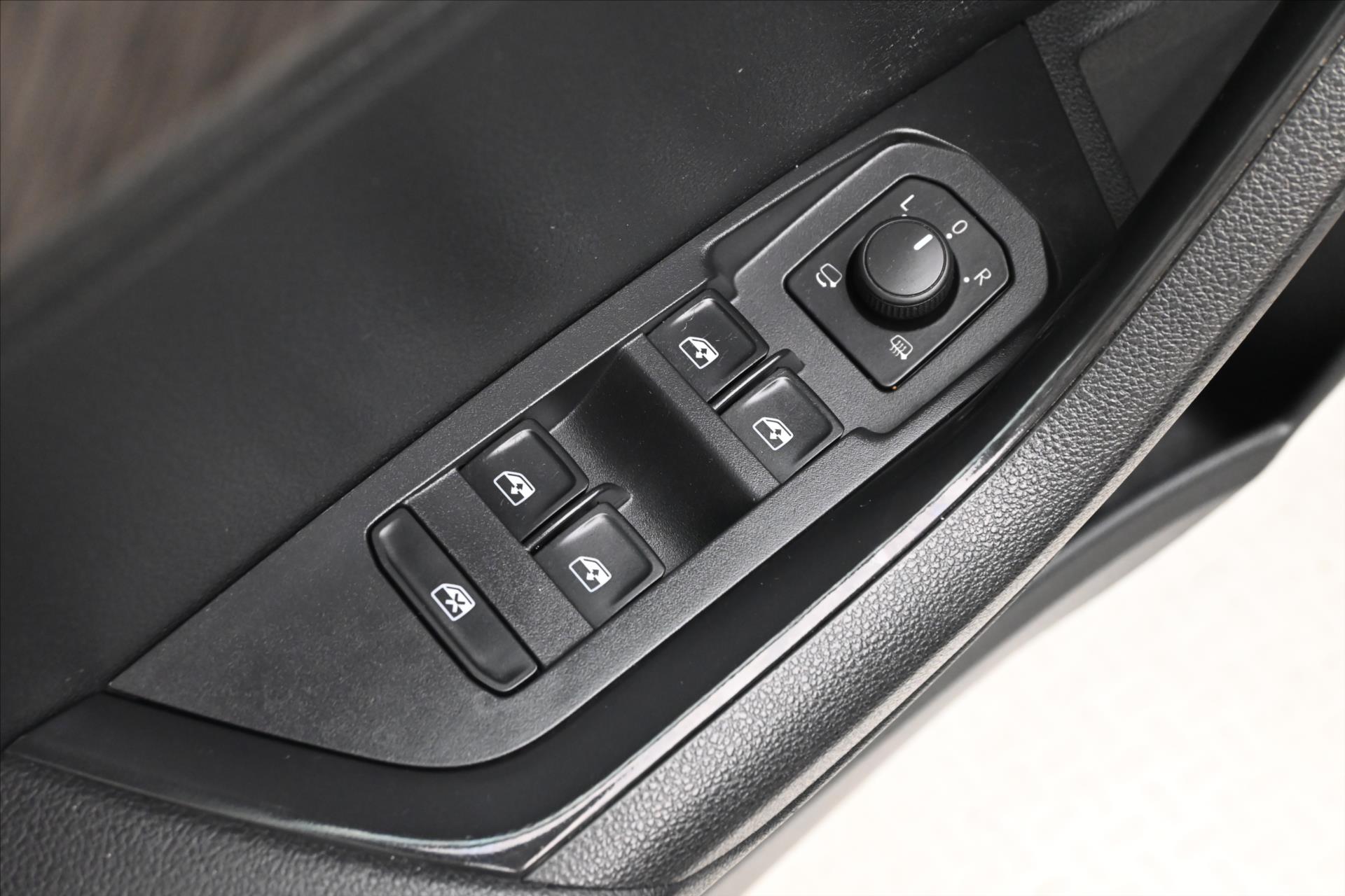 Hlavní fotografie vozu Škoda Karoq 1,5 TSI 110kW DSG Style Záruka až 5 let (24)
