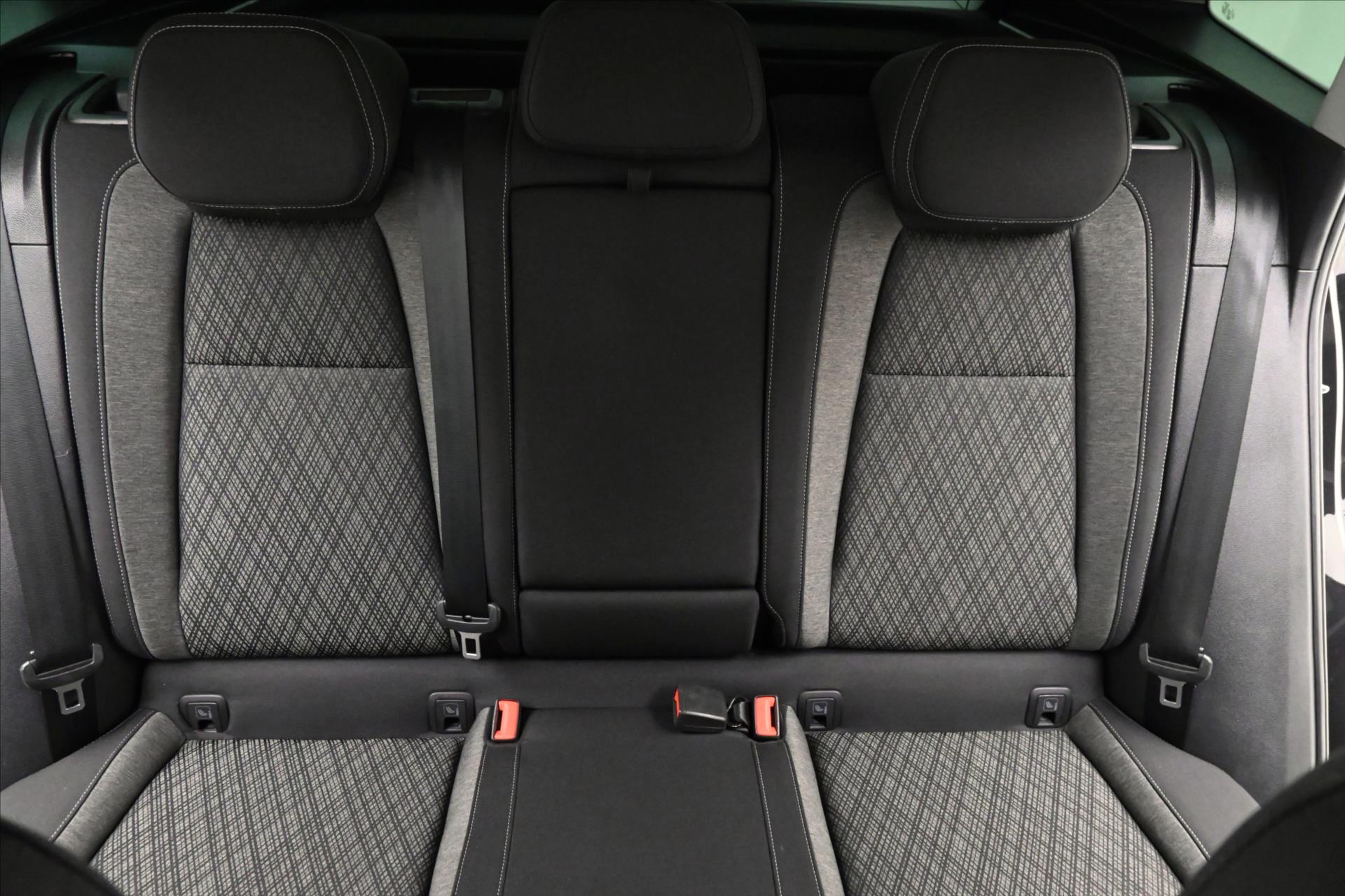 Hlavní fotografie vozu Škoda Karoq 1,5 TSI 110kW DSG Style Záruka až 5 let (27)