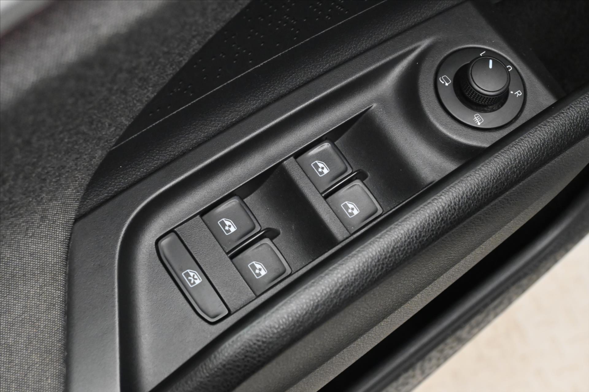 Main photo of the car Skoda Enyaq iV 80 150kW 82kWh Warranty up to 3 years (26)