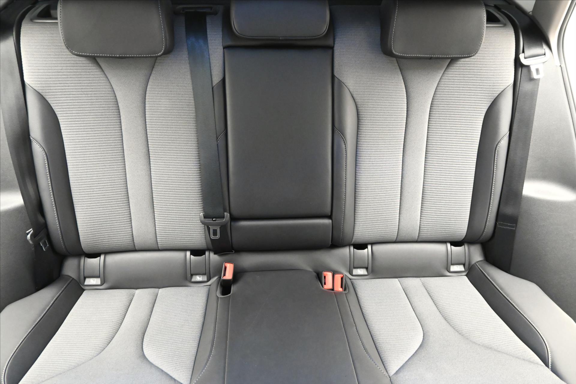 Main photo of the car Skoda Enyaq iV 80 150kW 82kWh Warranty up to 3 years (28)