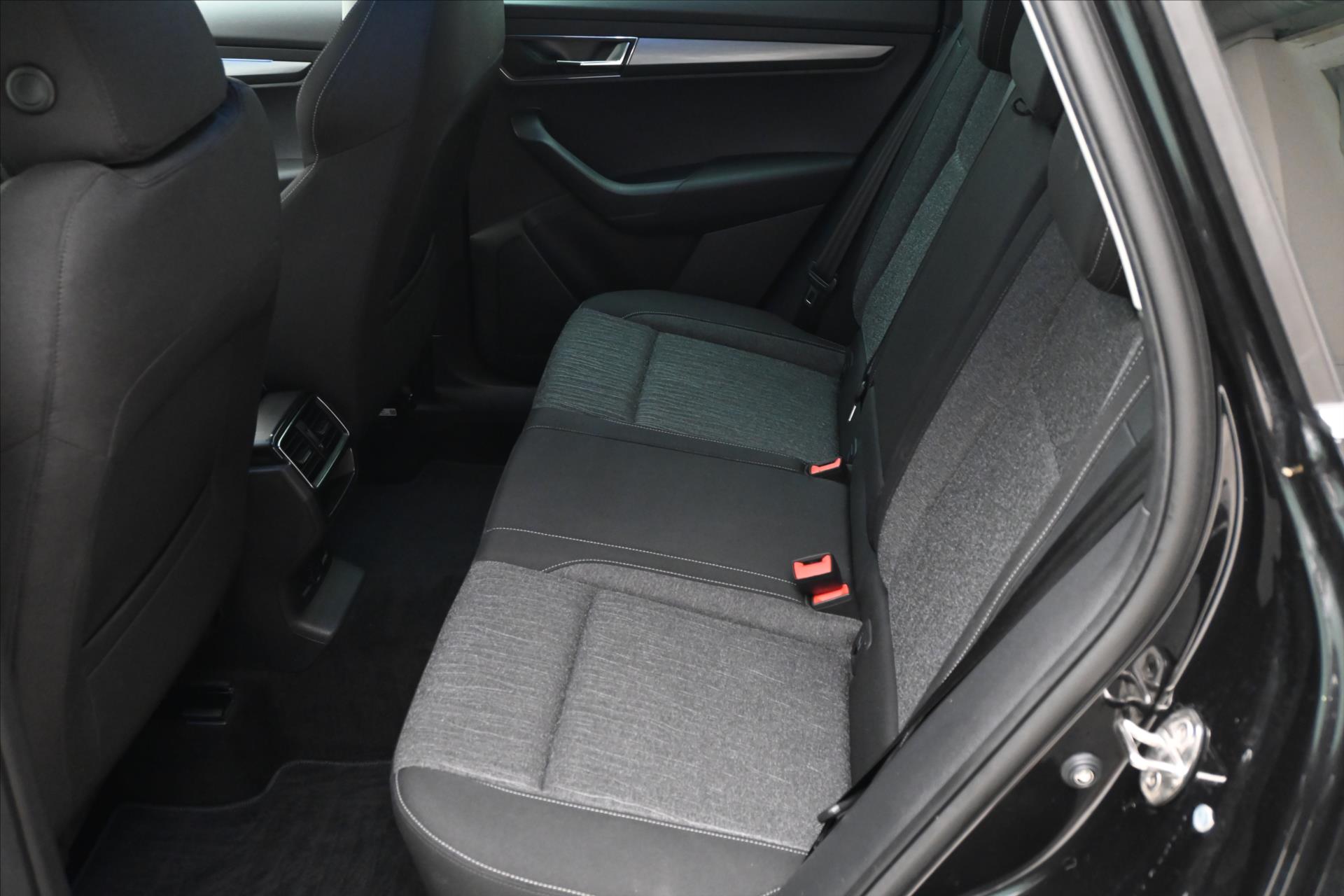 Main photo of the car Skoda Karoq 2.0 TDI 85kW DSG Style Warranty up to 5 years (14)