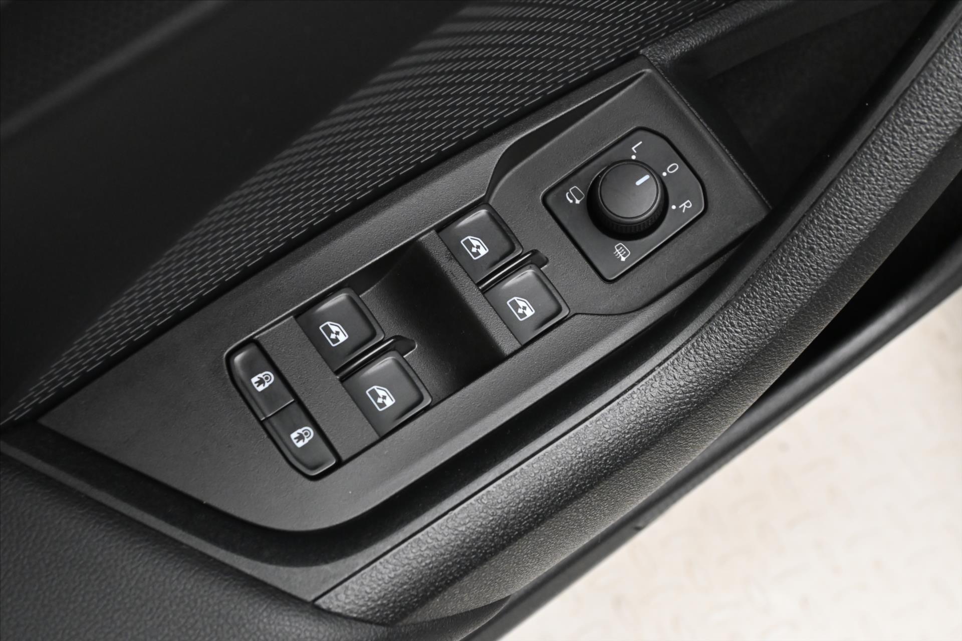 Main photo of the car Skoda Octavia 1.4 TSI iV 150kW DSG Style Warranty up to 5 years (24)
