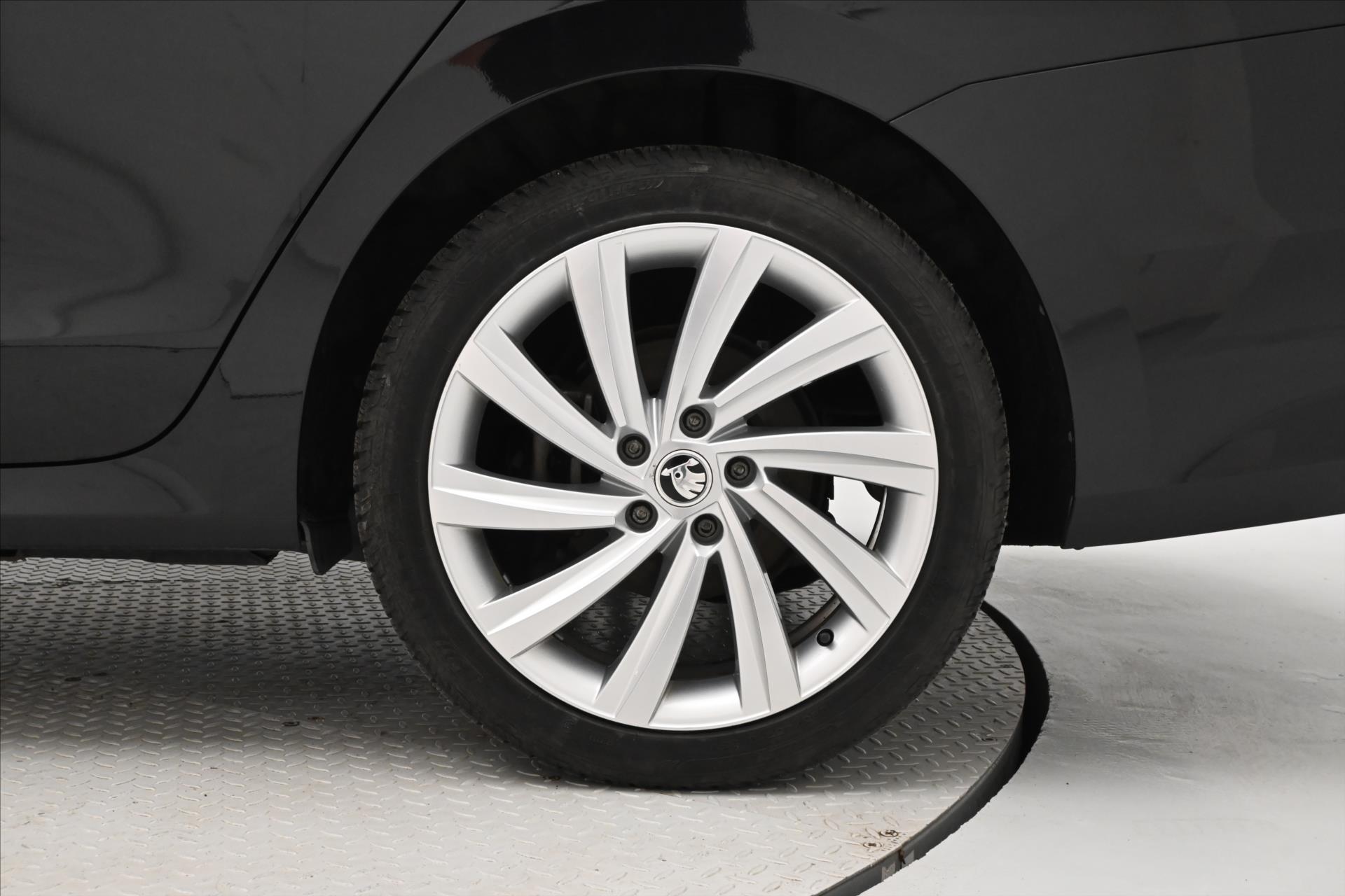 Main photo of the car Skoda Octavia 1.4 TSI iV 150kW DSG Style Warranty up to 5 years (30)