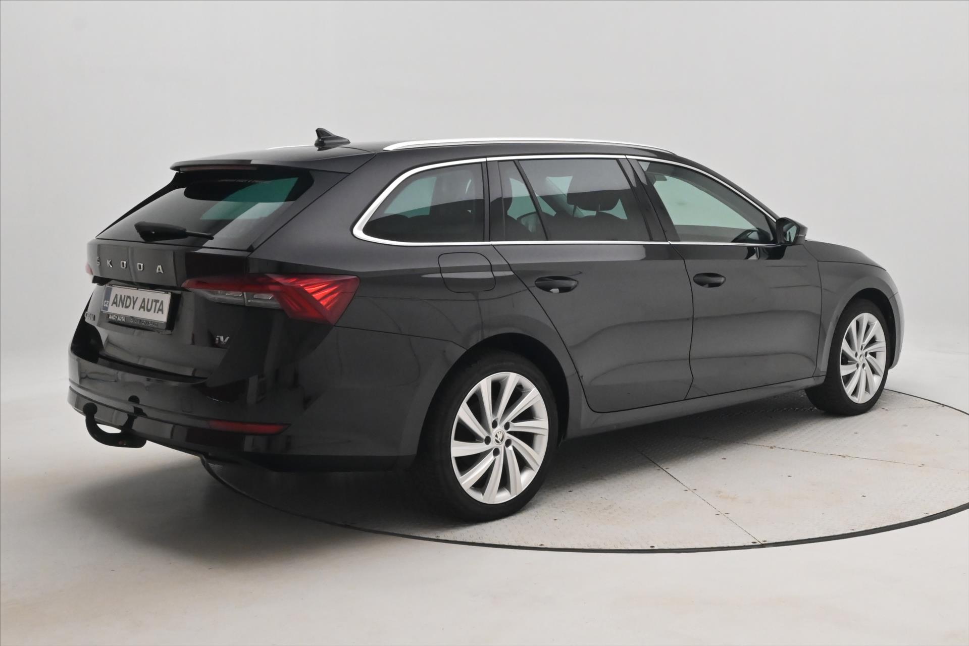 Main photo of the car Skoda Octavia 1.4 TSI iV 150kW DSG Style Warranty up to 5 years (4)