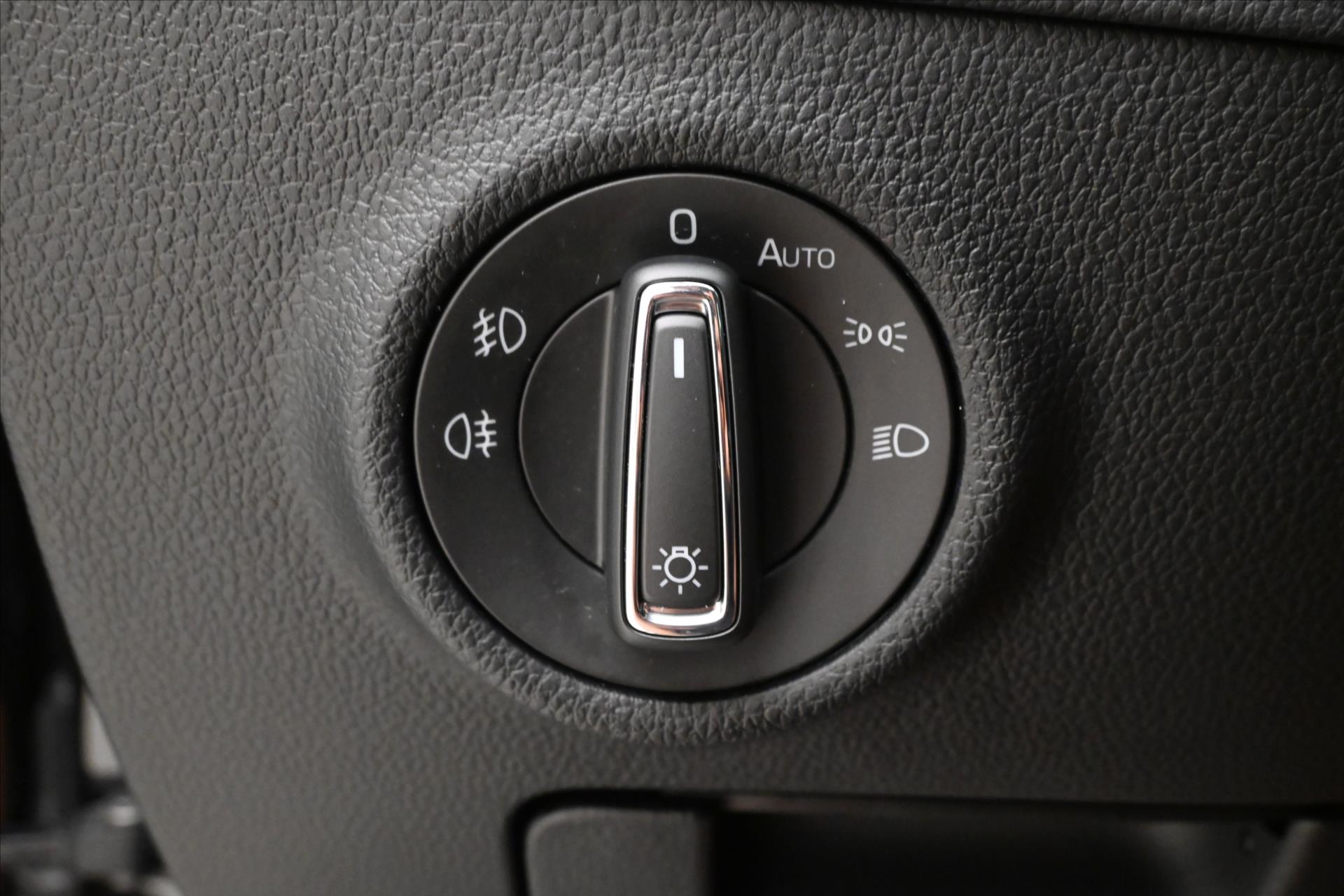 Hlavní fotografie vozu Škoda Superb 2,0 TDI 110kW DSG Clever Záruka až 5 let (27)