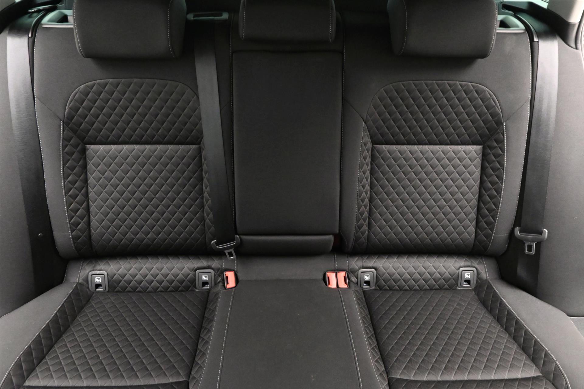 Hlavní fotografie vozu Škoda Superb 2,0 TDI 110kW DSG Clever Záruka až 5 let (28)