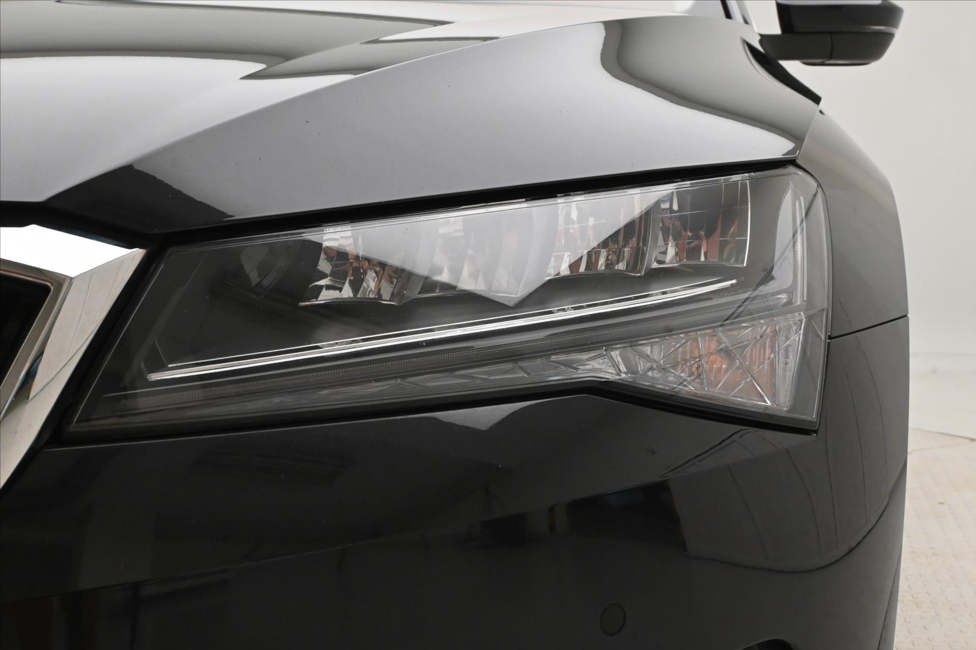 Hlavní fotografie vozu Škoda Superb 2,0 TDI 110kW DSG Clever Záruka až 5 let (29)
