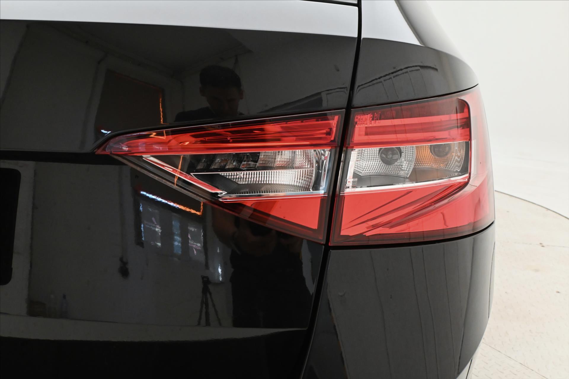 Hlavní fotografie vozu Škoda Superb 2,0 TDI 110kW DSG Clever Záruka až 5 let (30)