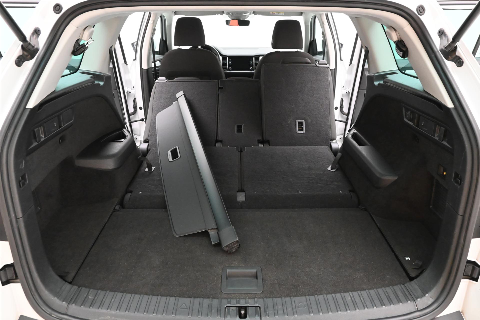 Main photo of the car Skoda Kodiaq 2,0 TDI 110kW DSG 4x4 TAŽNÉ Záruka až 5 let (12)
