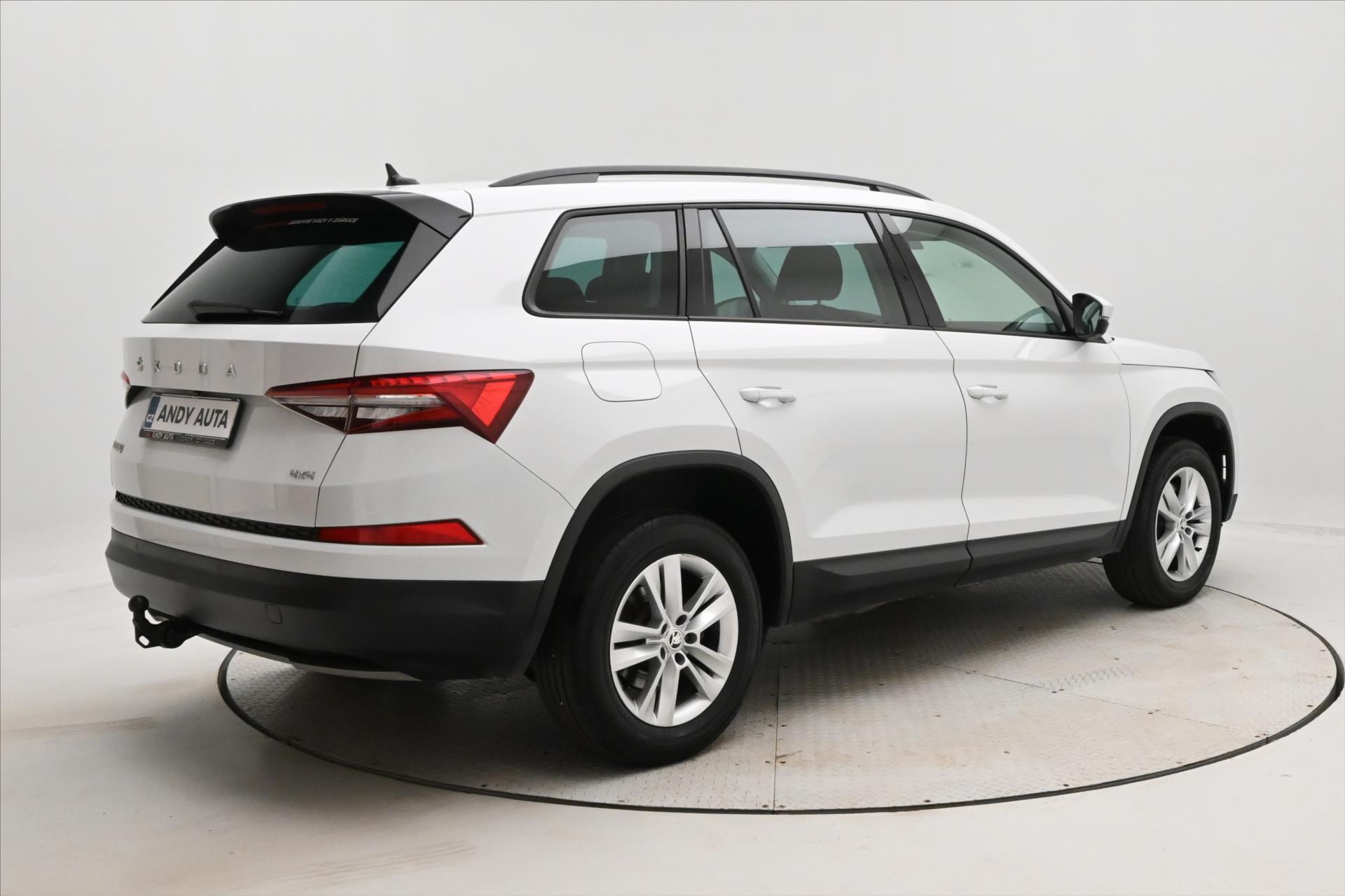 Main photo of the car Skoda Kodiaq 2,0 TDI 110kW DSG 4x4 TAŽNÉ Záruka až 5 let (5)