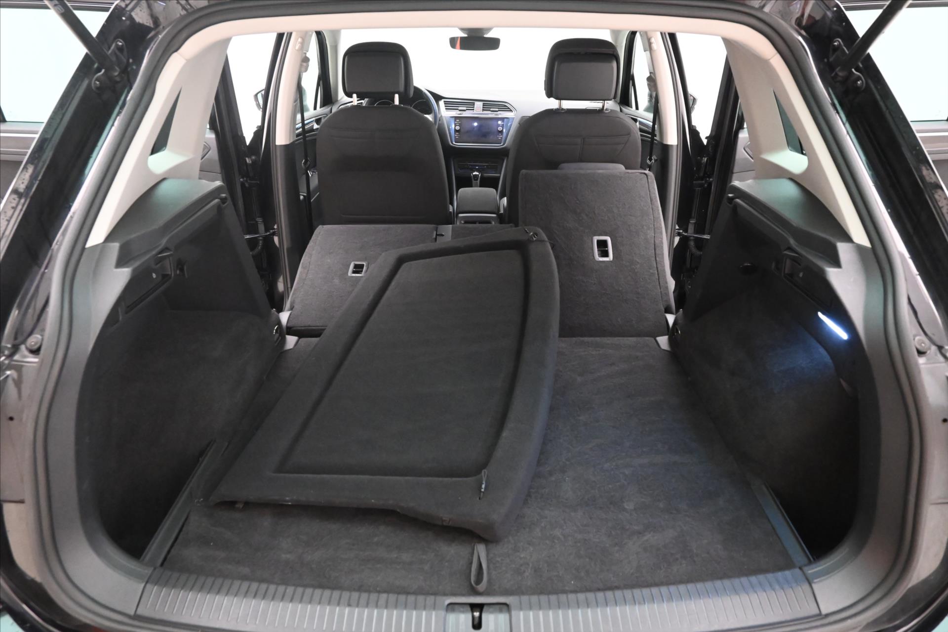 Hlavní fotografie vozu Volkswagen Tiguan 2,0 TDI 110kW DSG Life Záruka až 5 let (11)